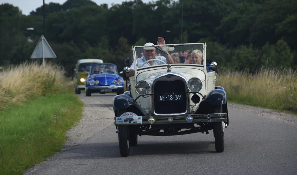 Rondje Rooi Oldtimers weer van start